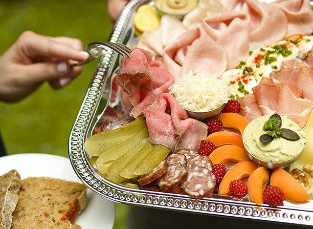 Brötchen bestellen in Graz – hochwertiges DORET Buffet mit Brötchen, Fingerfood & mehr