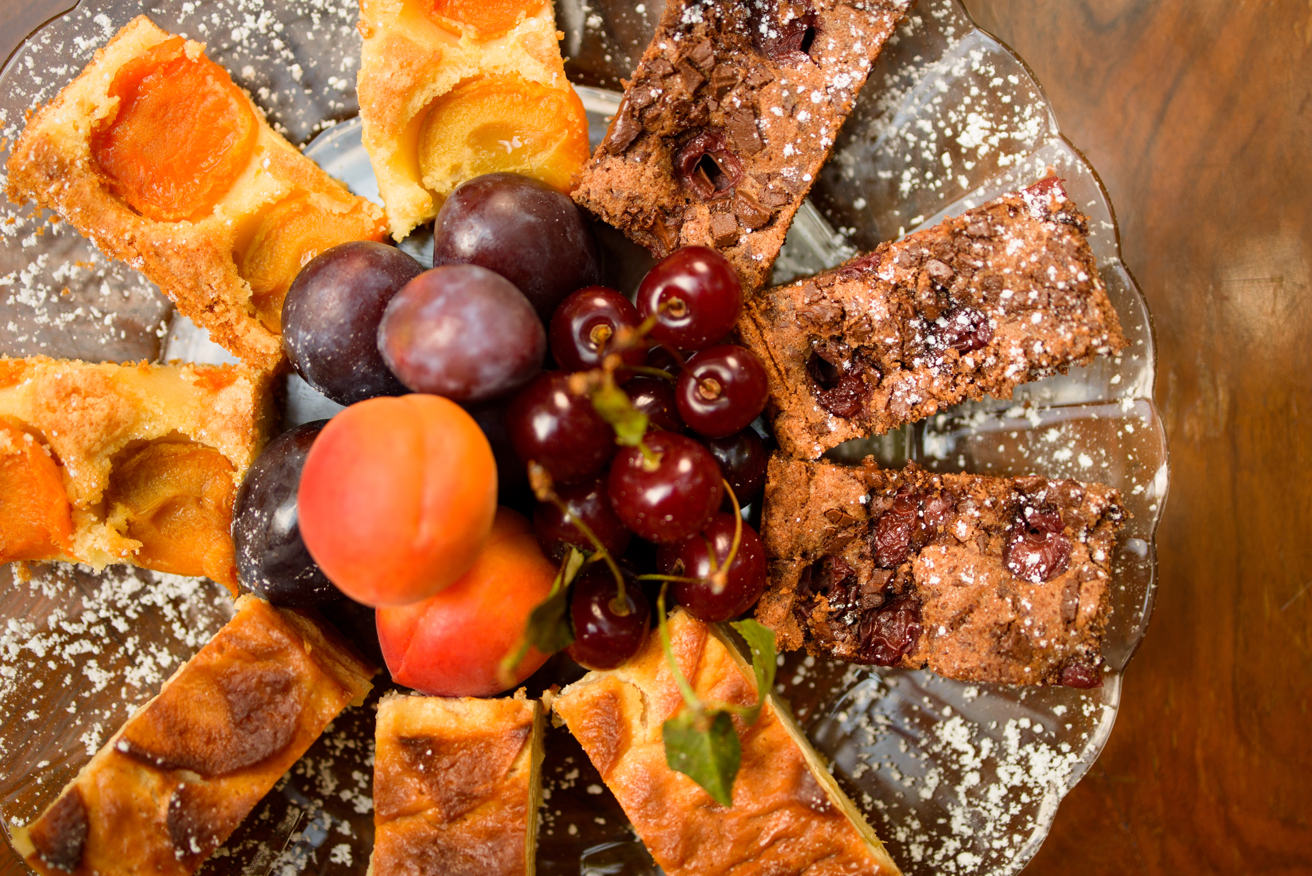 Getränke Service Graz Regionale Fruchtsäfte und Wein als Getränkeservice beim Catering